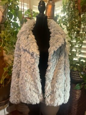 BCBGENERATION Faux Fur Jacket - Light Mint Green size Large